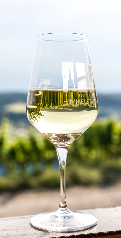 Weinglas mit Logo | Foto: Thomas Zitzmann
